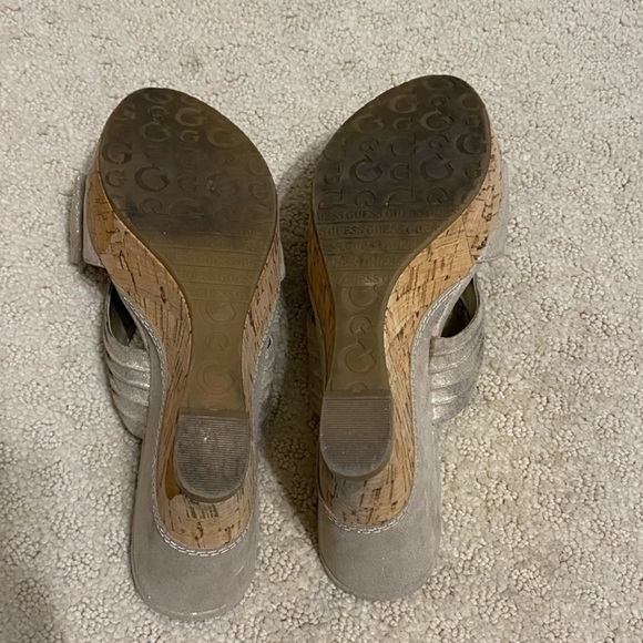 GUESS Bow Wedge Sandals Size 5.5 - Picture 3 of 11